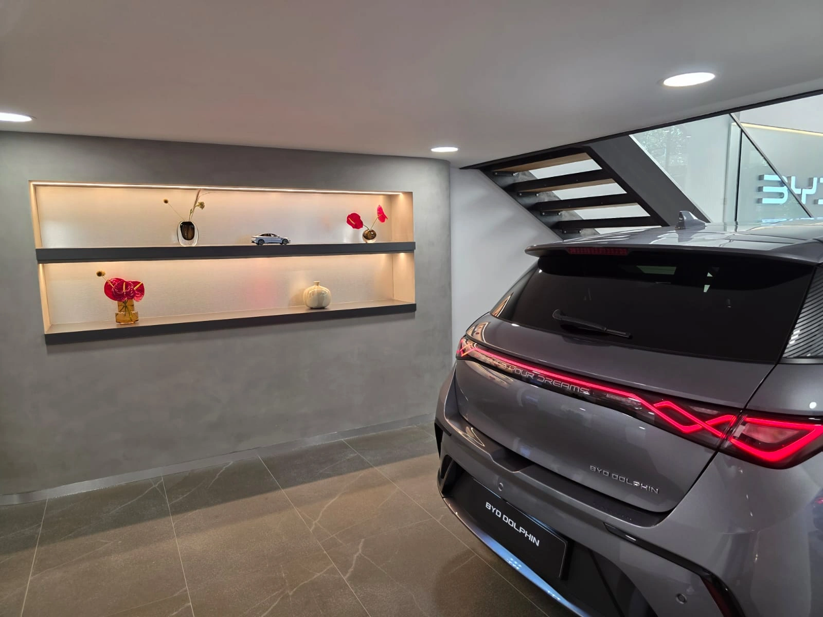 BYD und DENZA Flagship Store am Lenbachplatz