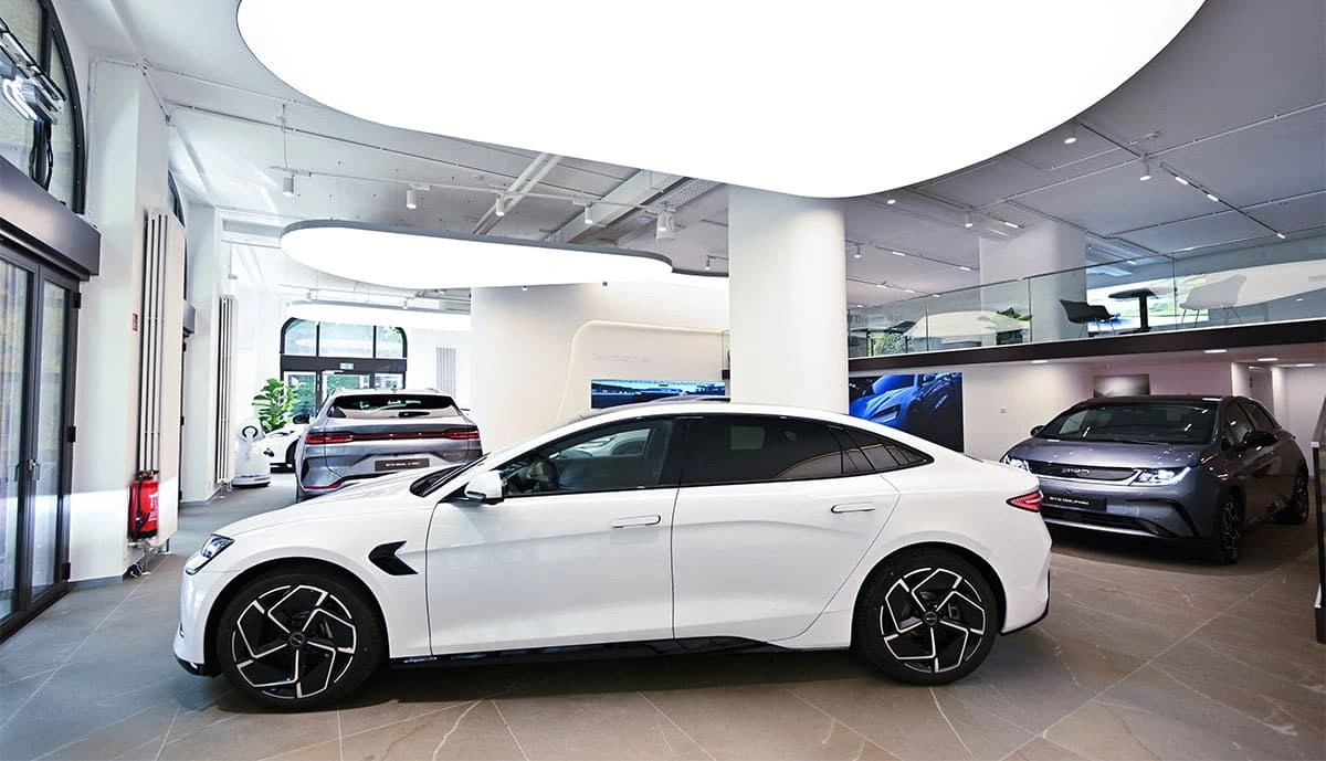 BYD und DENZA Flagship Store am Lenbachplatz